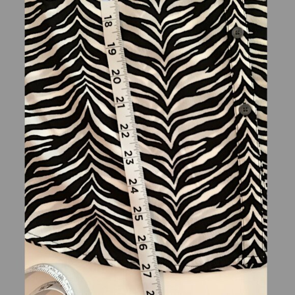 Talbots - Classic Zebra/Animal print long-sleeved Shirt, Size 10 - Picture 7 of 11